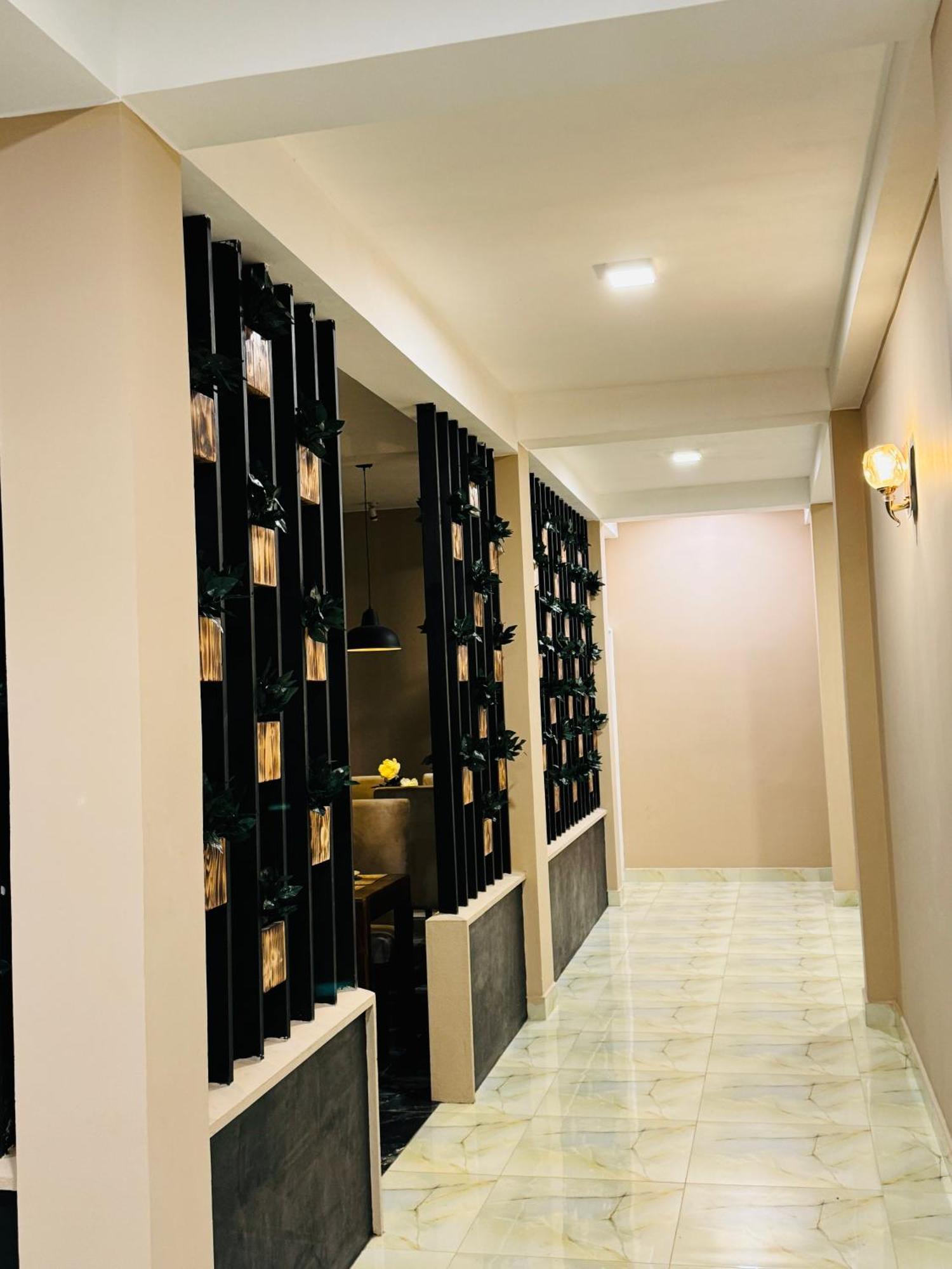 Royal Bliss Hotel 努沃勒埃利耶 外观 照片